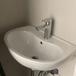 Lavabo TOTO treo tường LT240CS