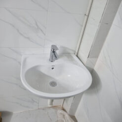 Lavabo TOTO treo tường LT240CS